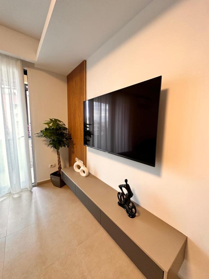 Noon Apartment *